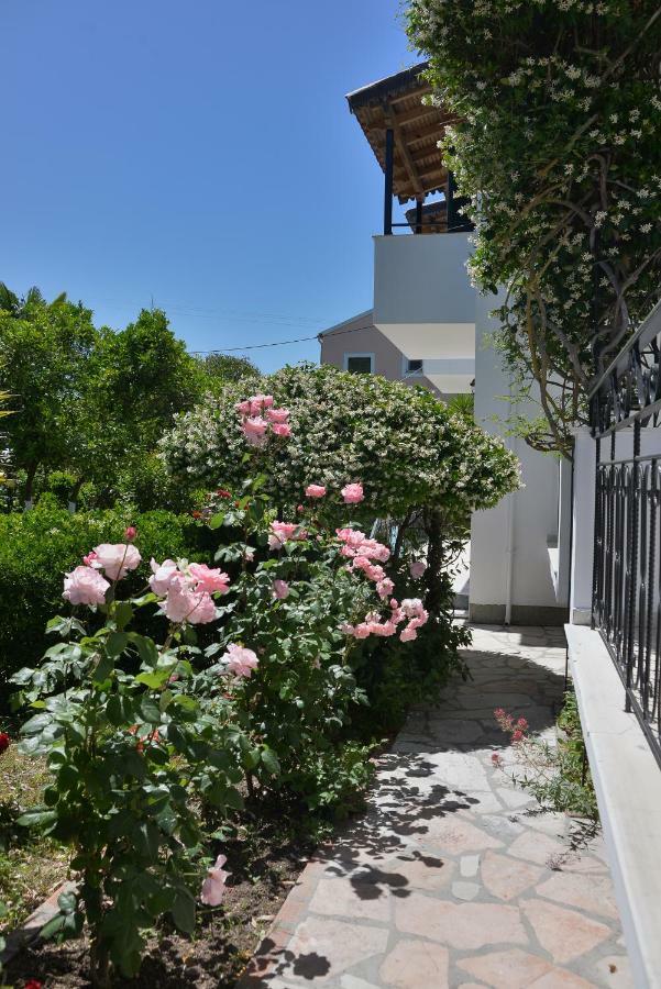 로다 Kostas' Garden 아파트 외부 사진