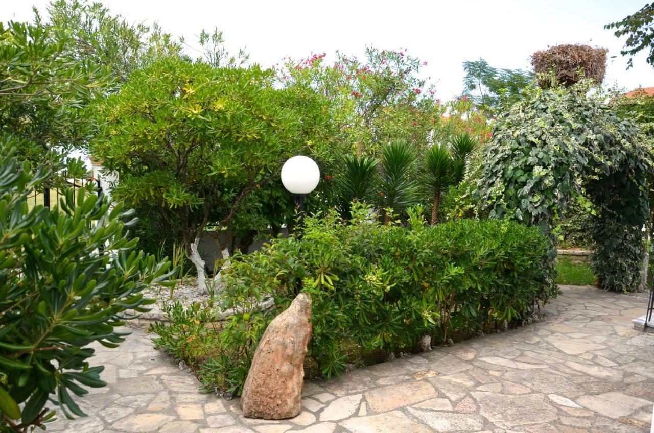 로다 Kostas' Garden 아파트 외부 사진