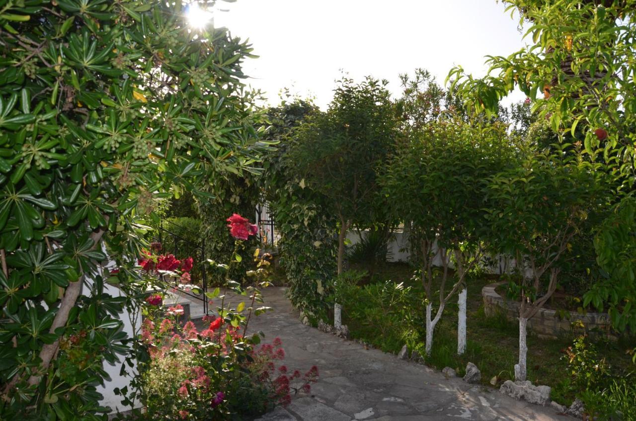 로다 Kostas' Garden 아파트 외부 사진